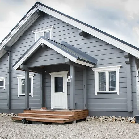 Holiday home Apr